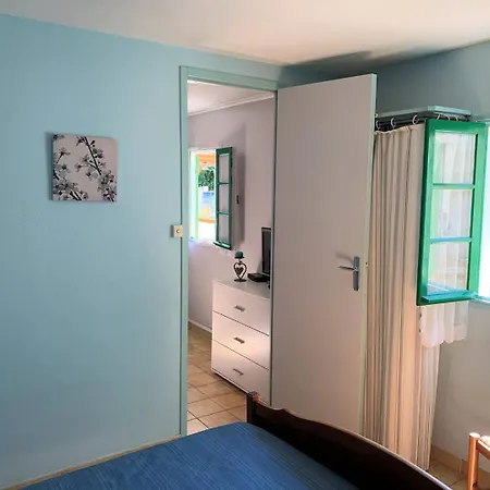 St Georges De Didonne - Agreable Petite Maison Avec Cour - 1 *