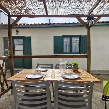 St Georges De Didonne - Agreable Petite Maison Avec Cour - 1 *