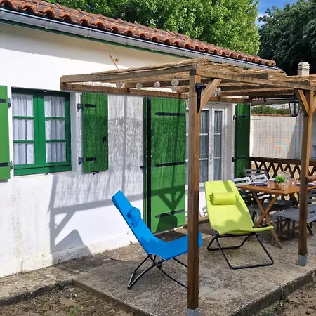 St Georges De Didonne - Agreable Petite Maison Avec Cour - 1