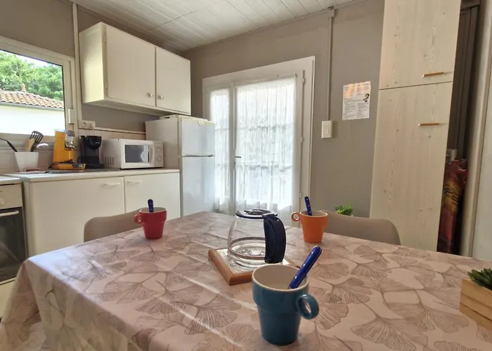 St Georges De Didonne - Agreable Petite Maison Avec Cour - 1